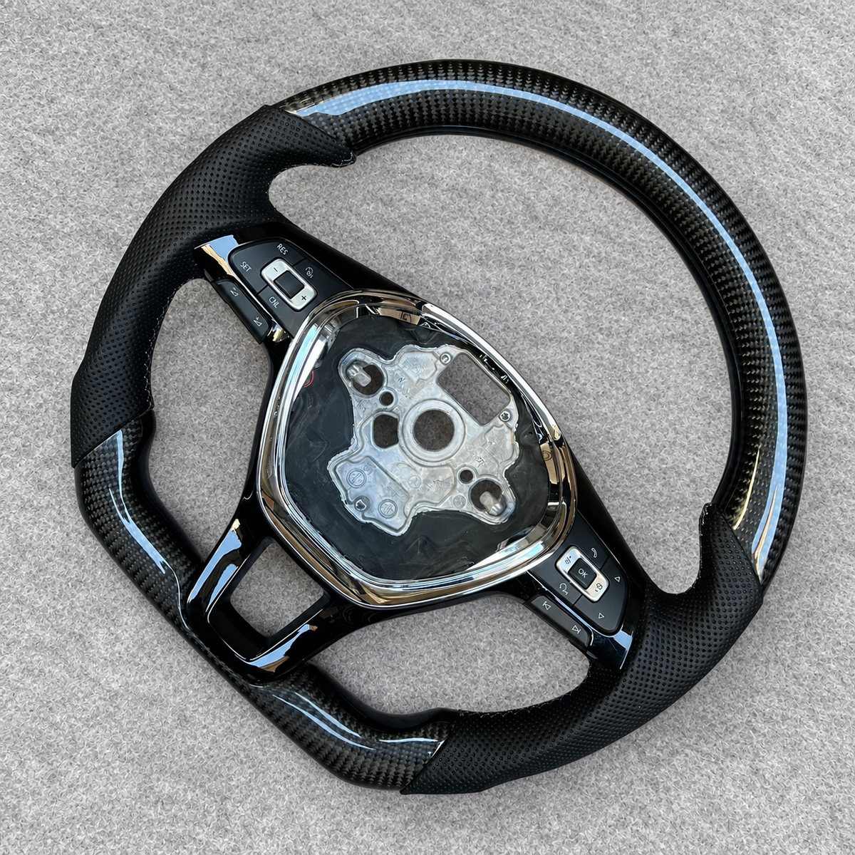 Custom Carbon Fiber Steering Wheel Fits VW MK7 Golf Jetta Passat 2015-2021