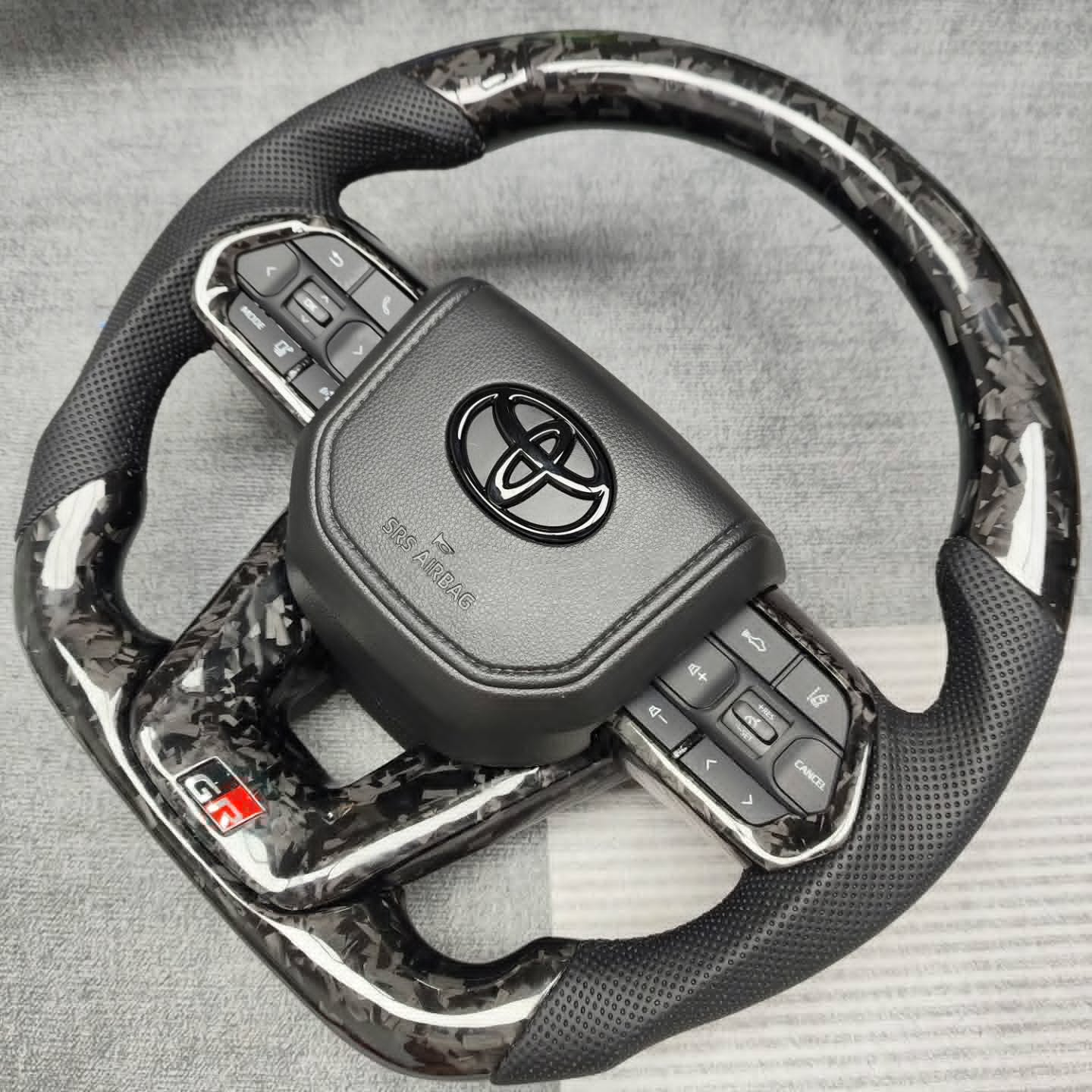 Forged Carbon Fiber Steering Wheel For Toyota LC300