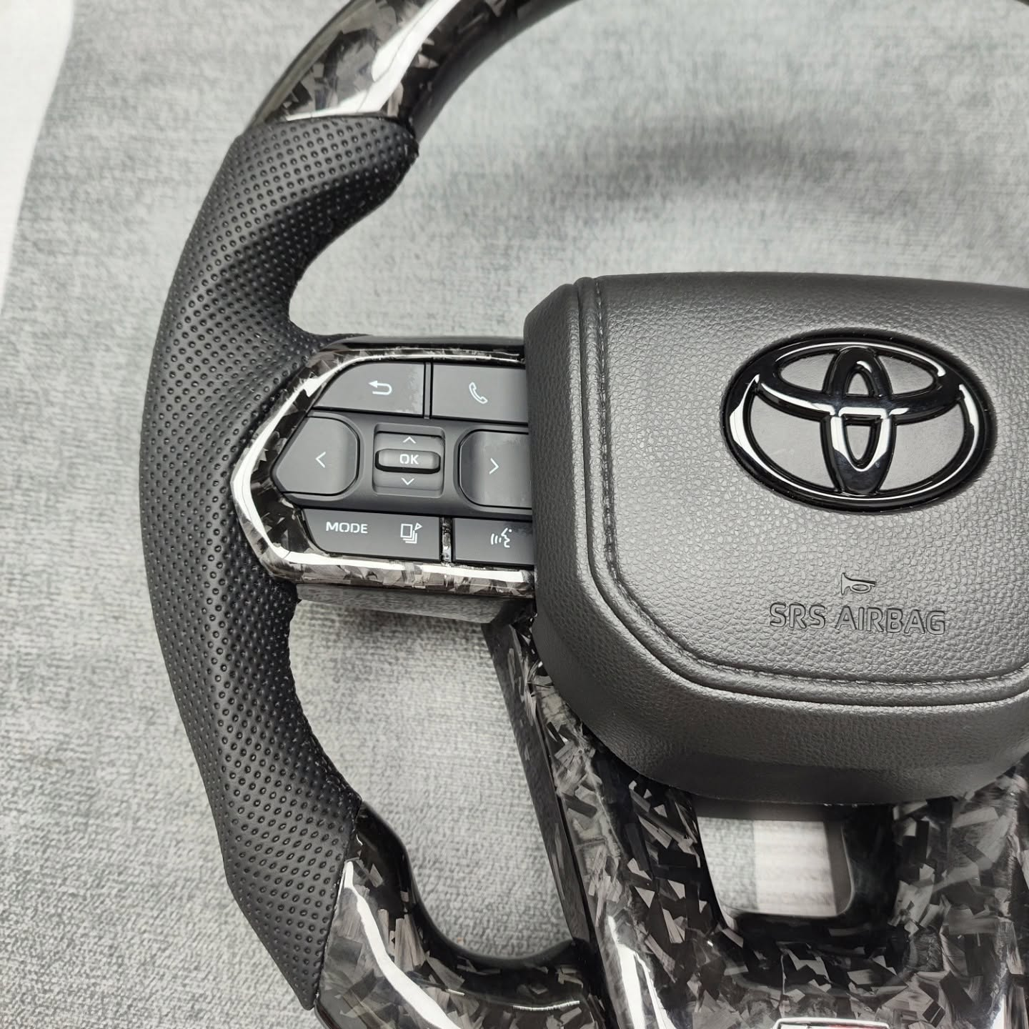 Forged Carbon Fiber Steering Wheel For Toyota LC300