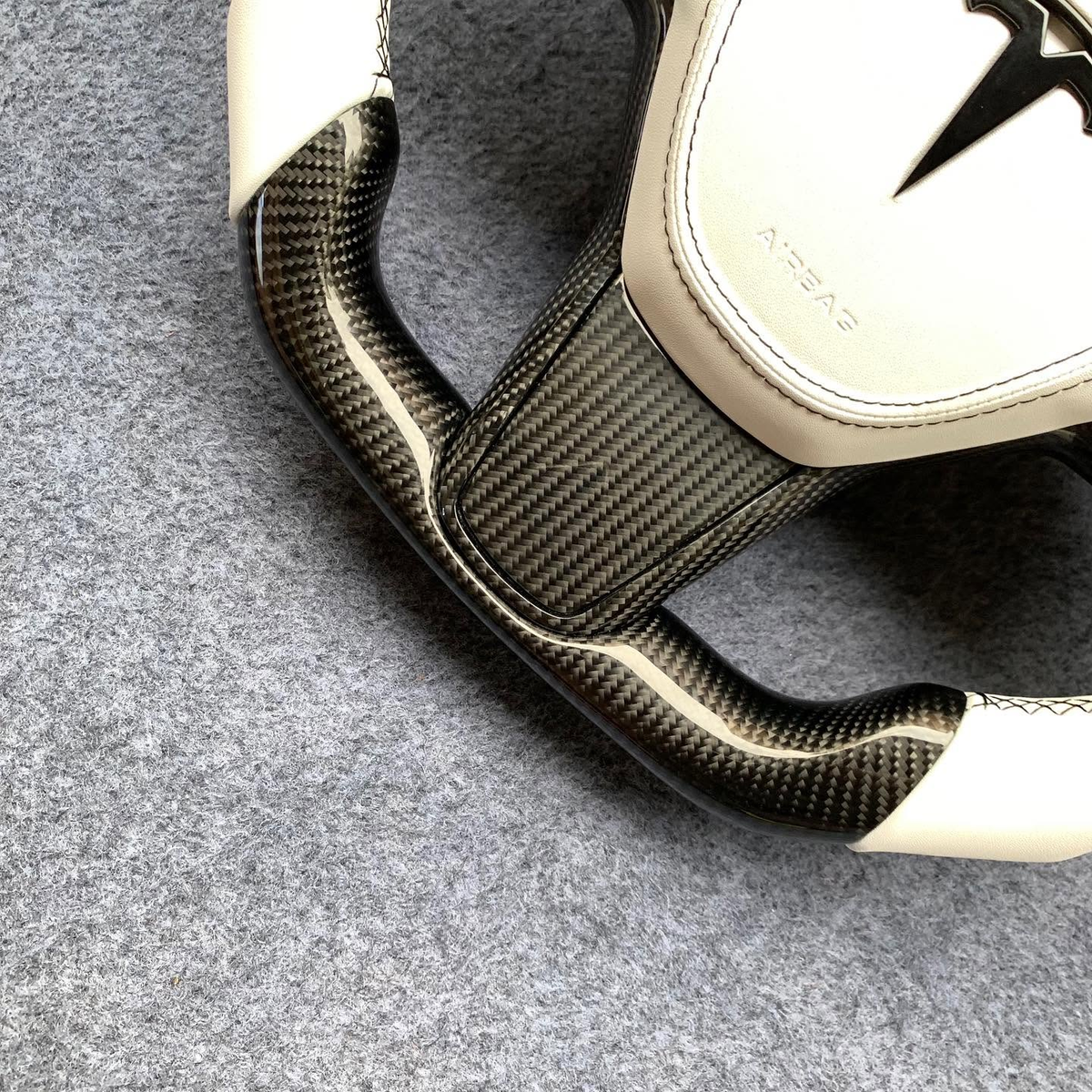 Custom Carbon Fiber Steering Wheel for Tesla Model 3 / Model Y