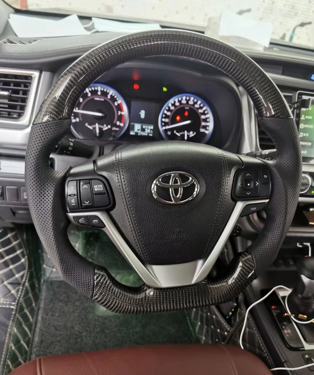 Carbon Fiber Steering Wheel Fits 2014‑2019 Toyota Highlander / Sienna