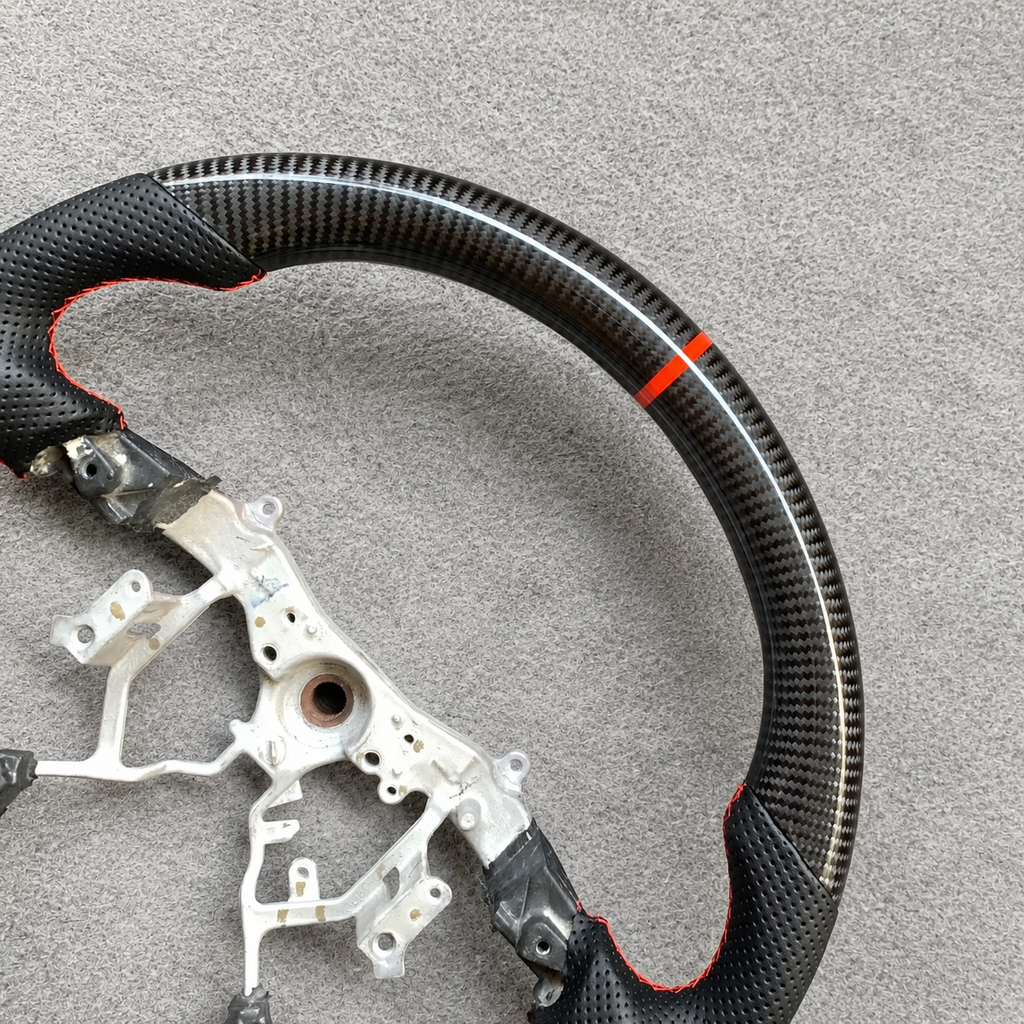 Carbon Fiber Steering Wheel Fits Toyota Land Cruiser / Land Cruiser (200 Series) / Land Cruiser (70 Series)