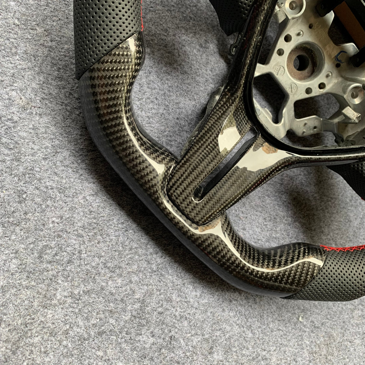 Custom Carbon Fiber Steering Wheel Fits Infiniti 2022-2026 QX55