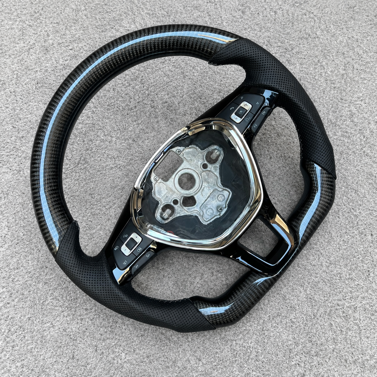Custom Carbon Fiber Steering Wheel Fits VW MK7 Golf Jetta Passat 2015-2021