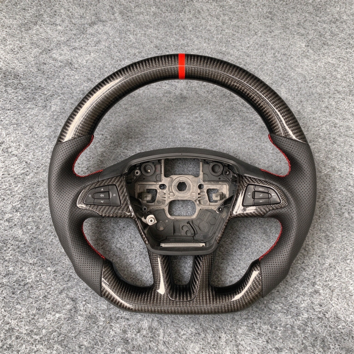 Carbon fiber steering wheel fits Ford 2015-2018 Focus MK3 RS/ST / 2018-2021 EcoSport / 2017-2019 Escape