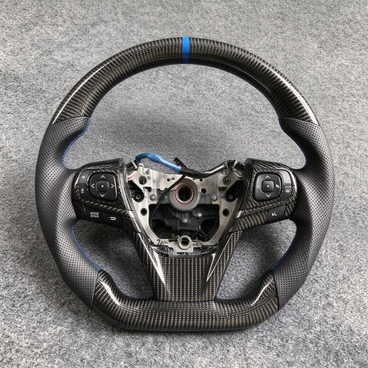 Carbon Fiber Steering Wheel fits Toyota Camry 2014-2017 / Harrier 2013-2018