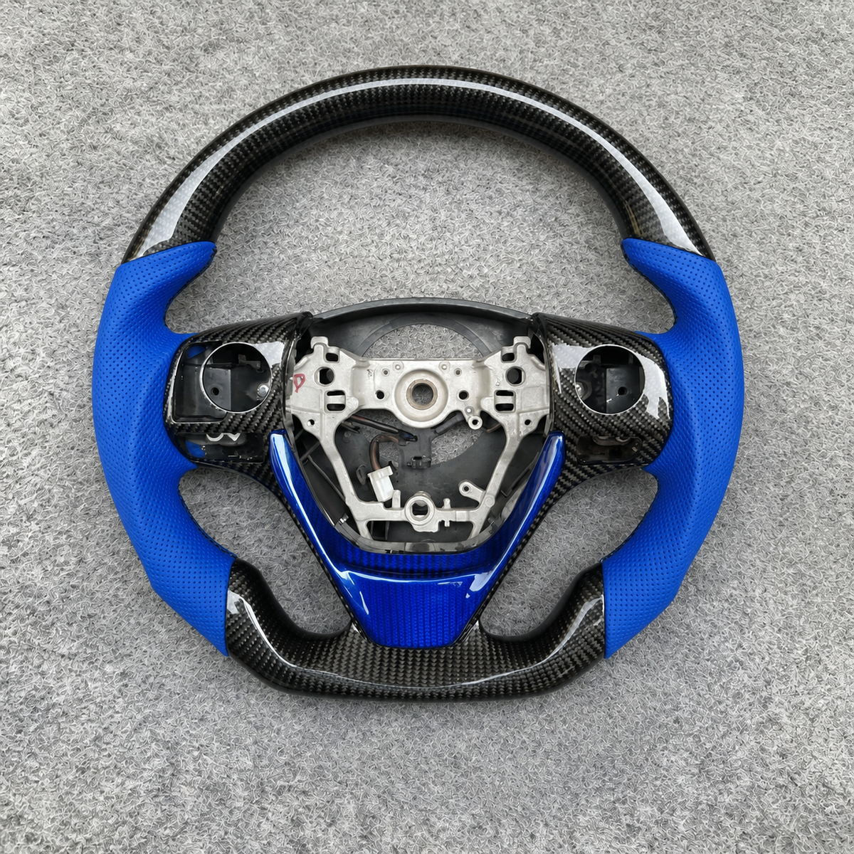 Custom Carbon Fiber Steering Wheel Fits 2013‑2018 Toyota RAV4 / Corolla / Vios / Scion iM