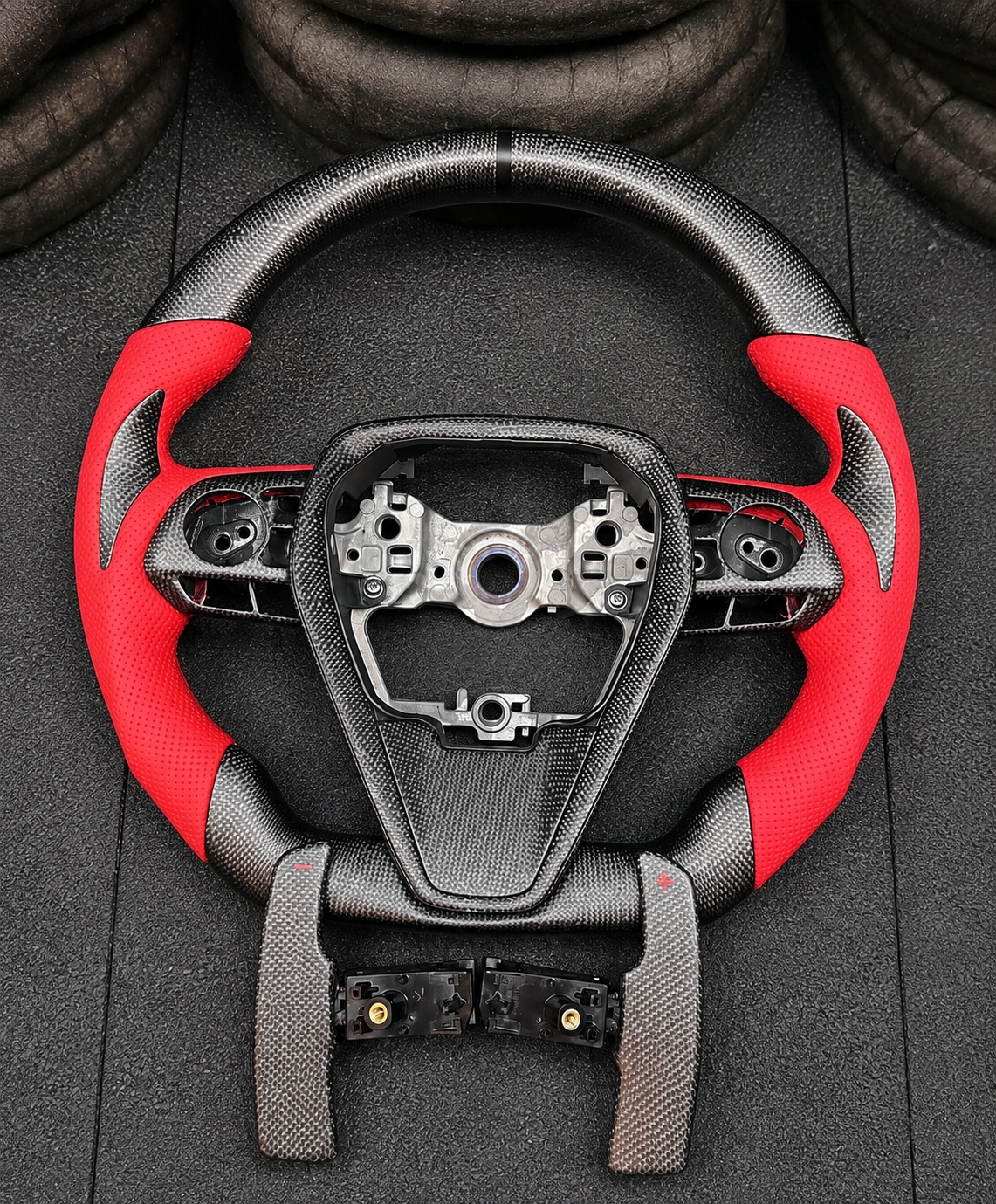 Honeycomb Carbon Fiber Steering Wheel fits Toyota Camry 2018-2024 / Venza 2021-2024