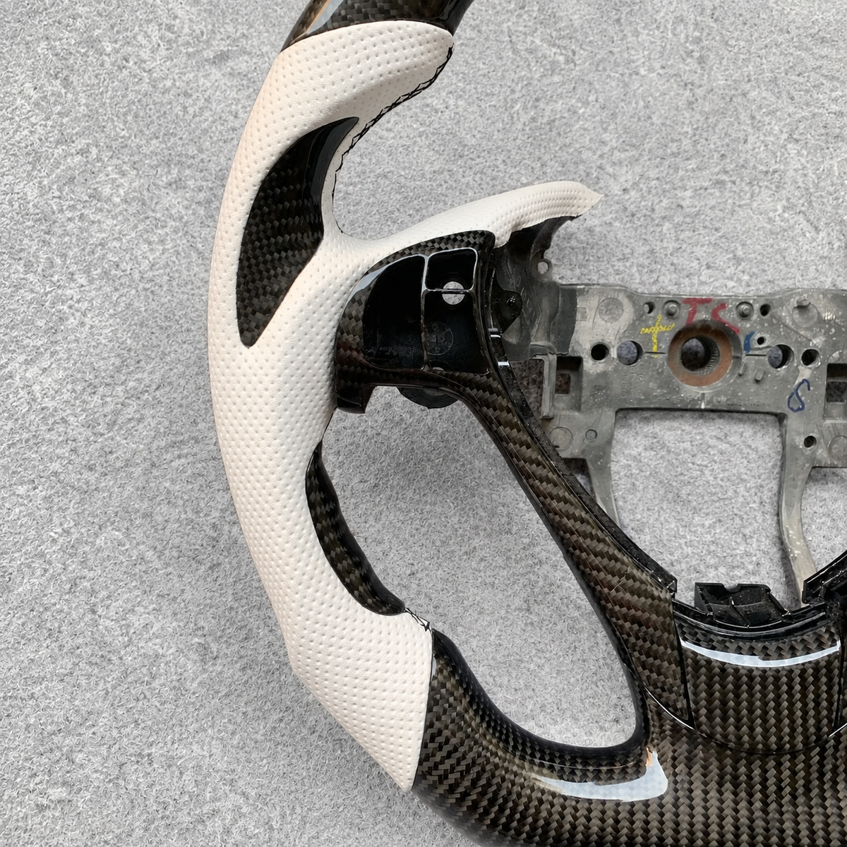 White Perforated Leather Carbon Fiber Steering Wheel Fits Acura TL 2009‑2014