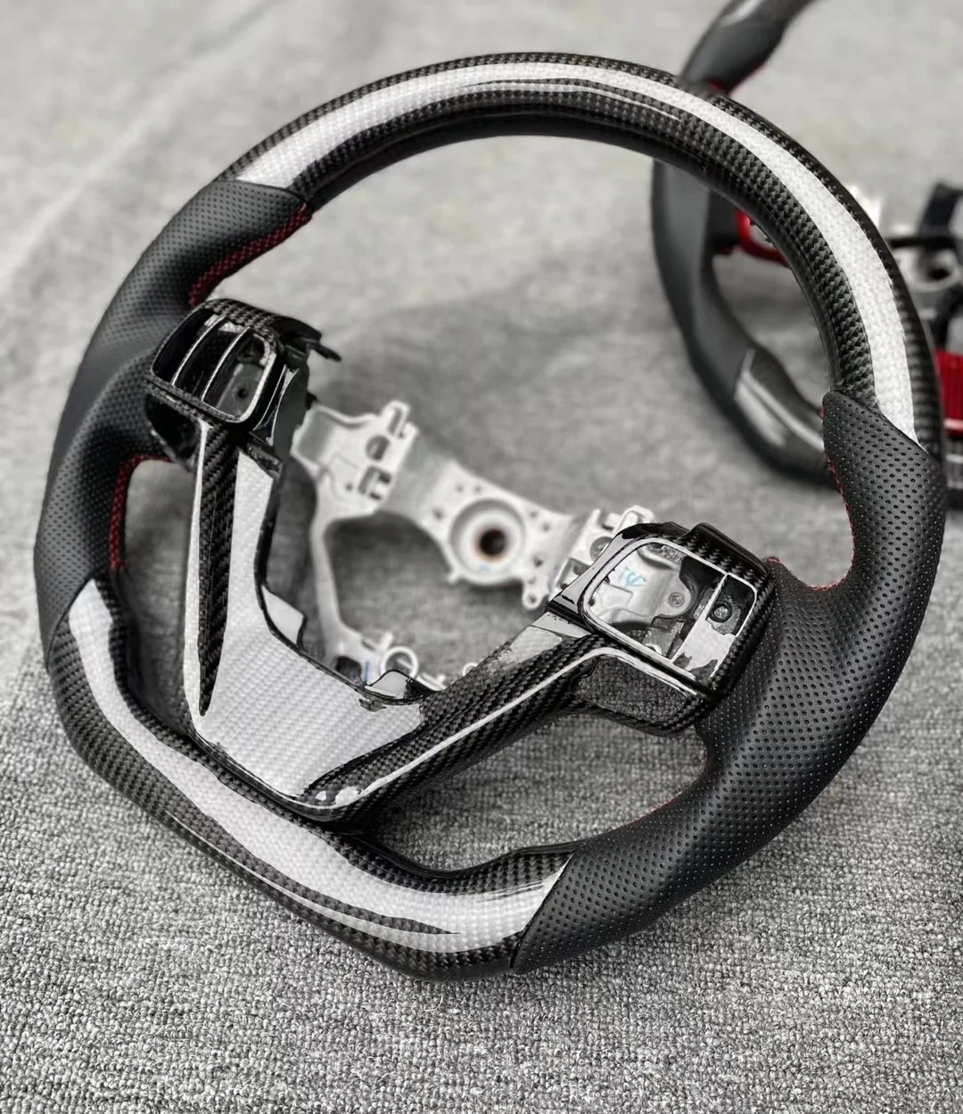 Carbon Fiber Steering Wheel Fits 2014‑2019 Toyota Highlander / Sienna