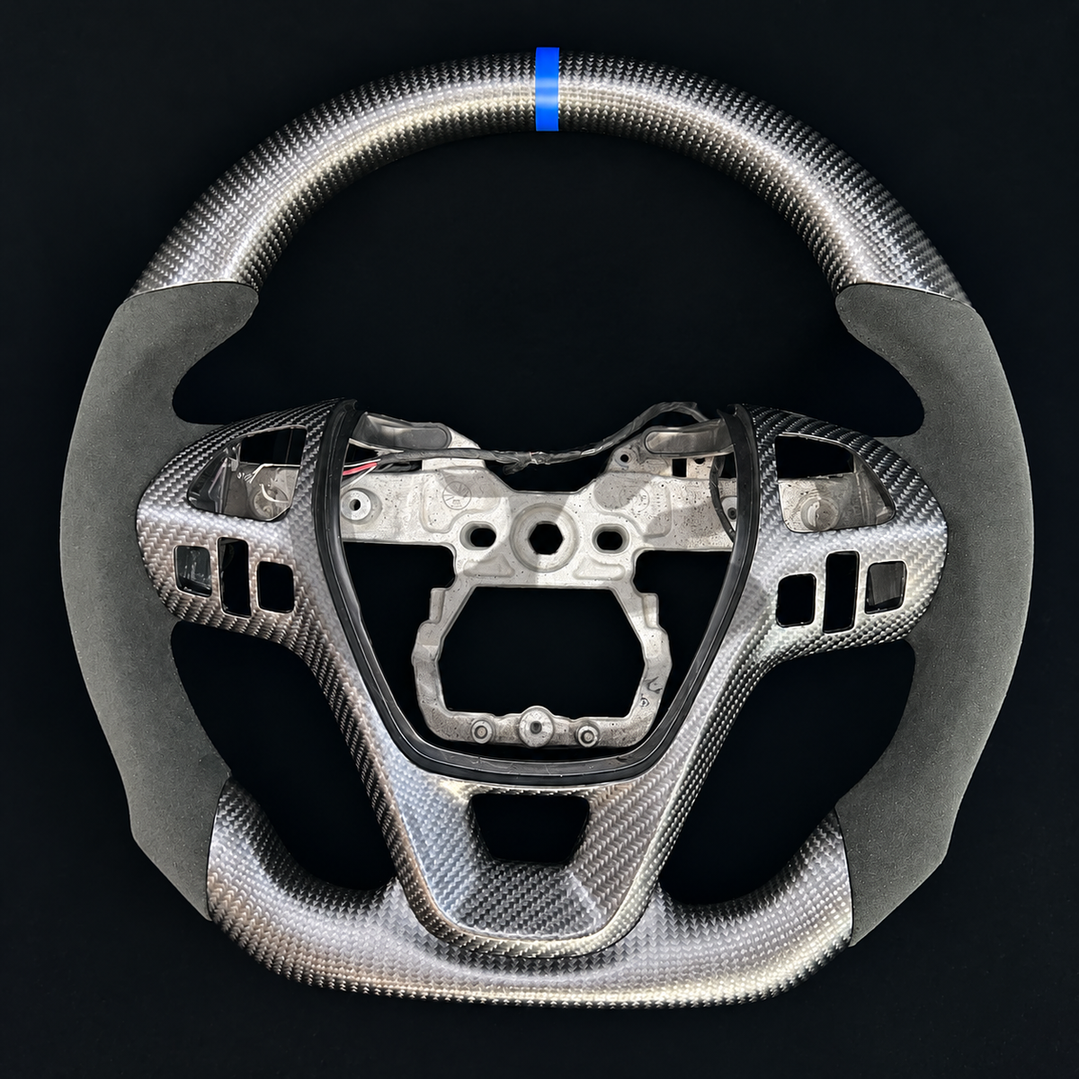 White Carbon Fiber Steering Wheel Fits Ford 2013-2019 Taurus / 2011-2014 Edge / 2011-2015 Explorer / 2011-2020 Flex