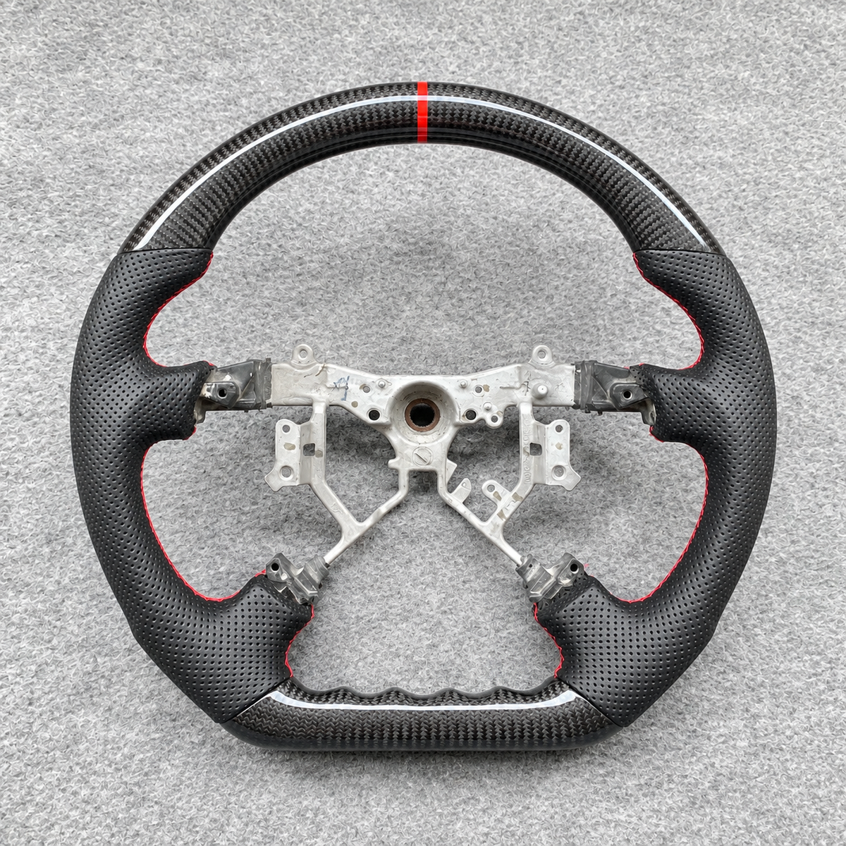 Carbon Fiber Steering Wheel Fits Toyota Land Cruiser / Land Cruiser (200 Series) / Land Cruiser (70 Series)