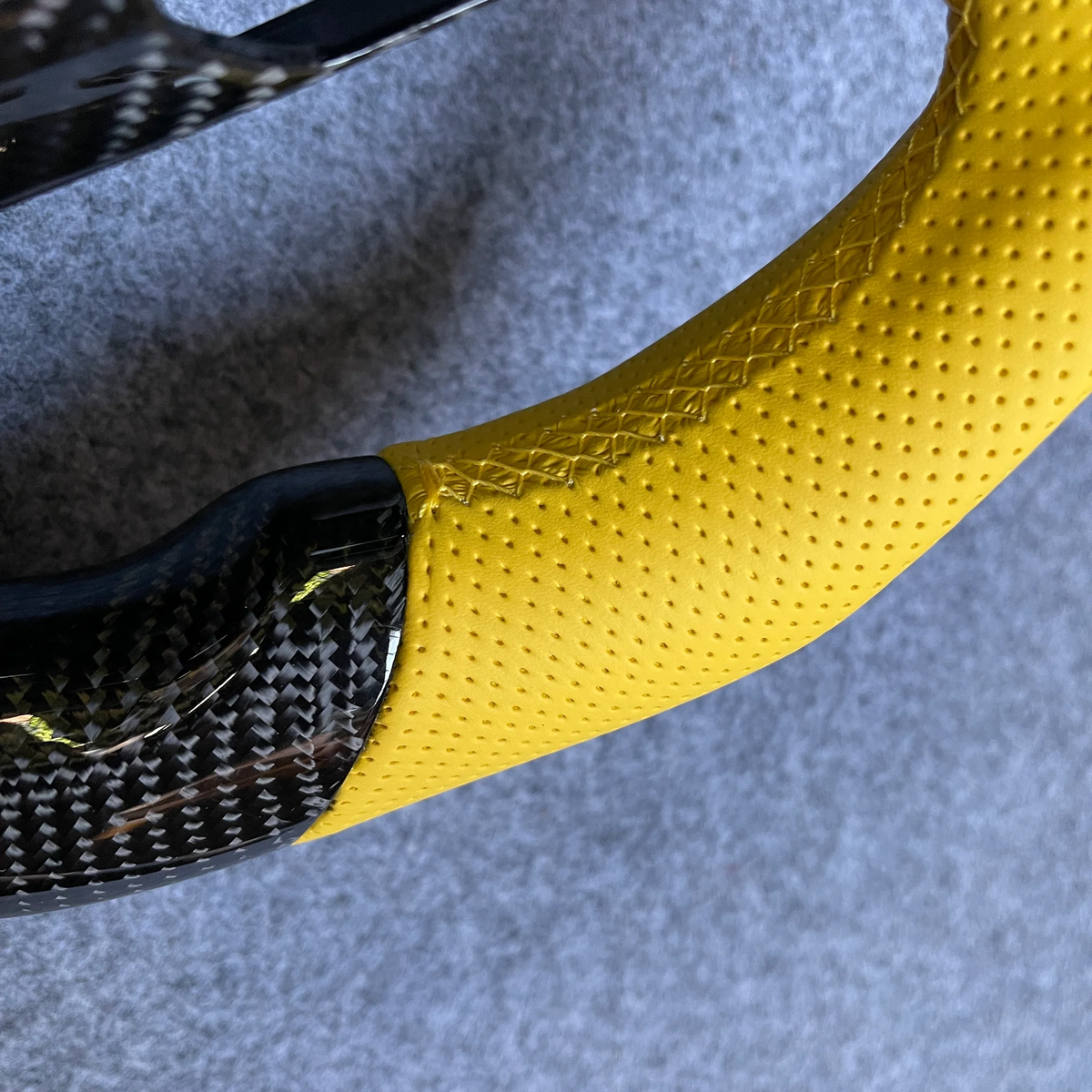 Yellow Perforated Leather Carbon Fiber Steering Wheel Fits Infiniti G25 G35 G37 G37X QX50 2007-2015