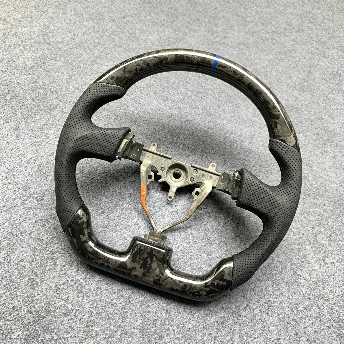 Forged Carbon Fiber Steering Wheel Fits Subaru 2004-2007 WRX STI / 2005-2008 Forester / 2005-2007 Legacy