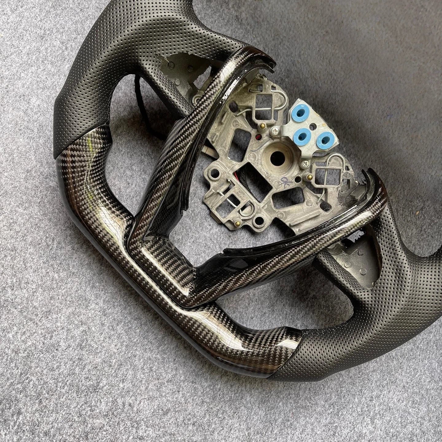Custom Carbon Fiber Steering Wheel For Nissan Maxima 2016-2018